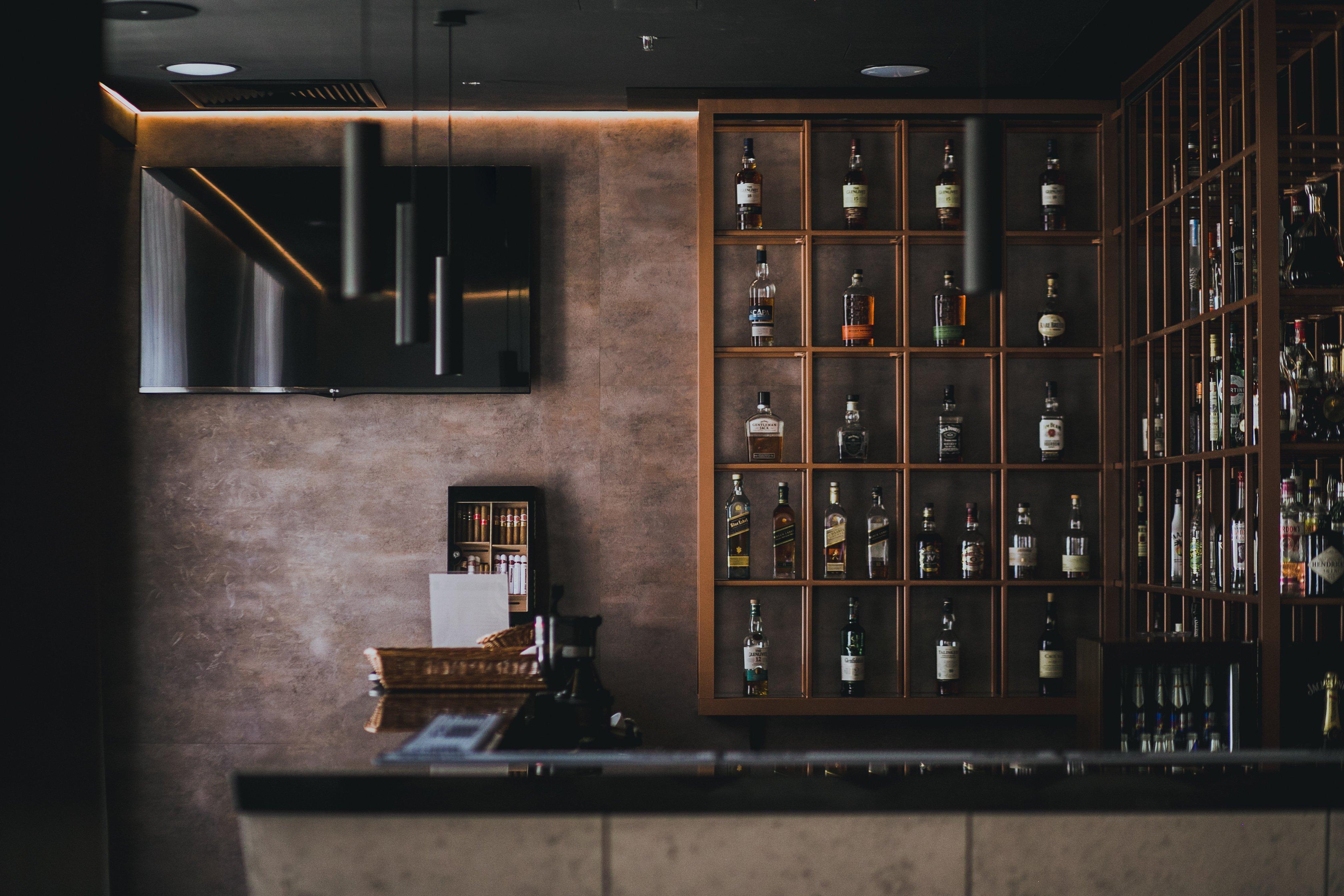 Holiday Inn Krakow City Centre By Ihg Bagian luar foto The bar at the restaurant