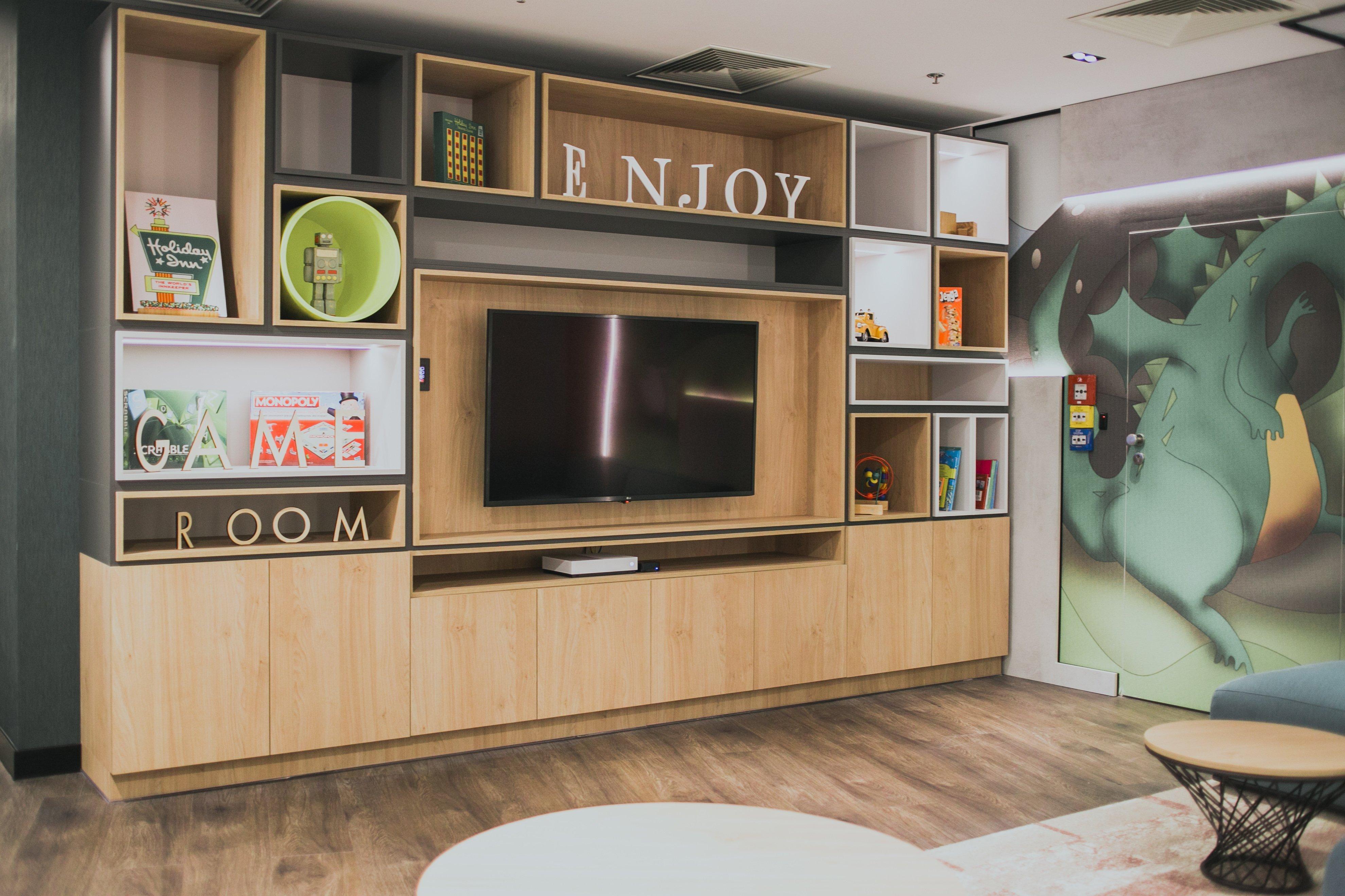 Holiday Inn Krakow City Centre By Ihg Bagian luar foto A typical room at the airport