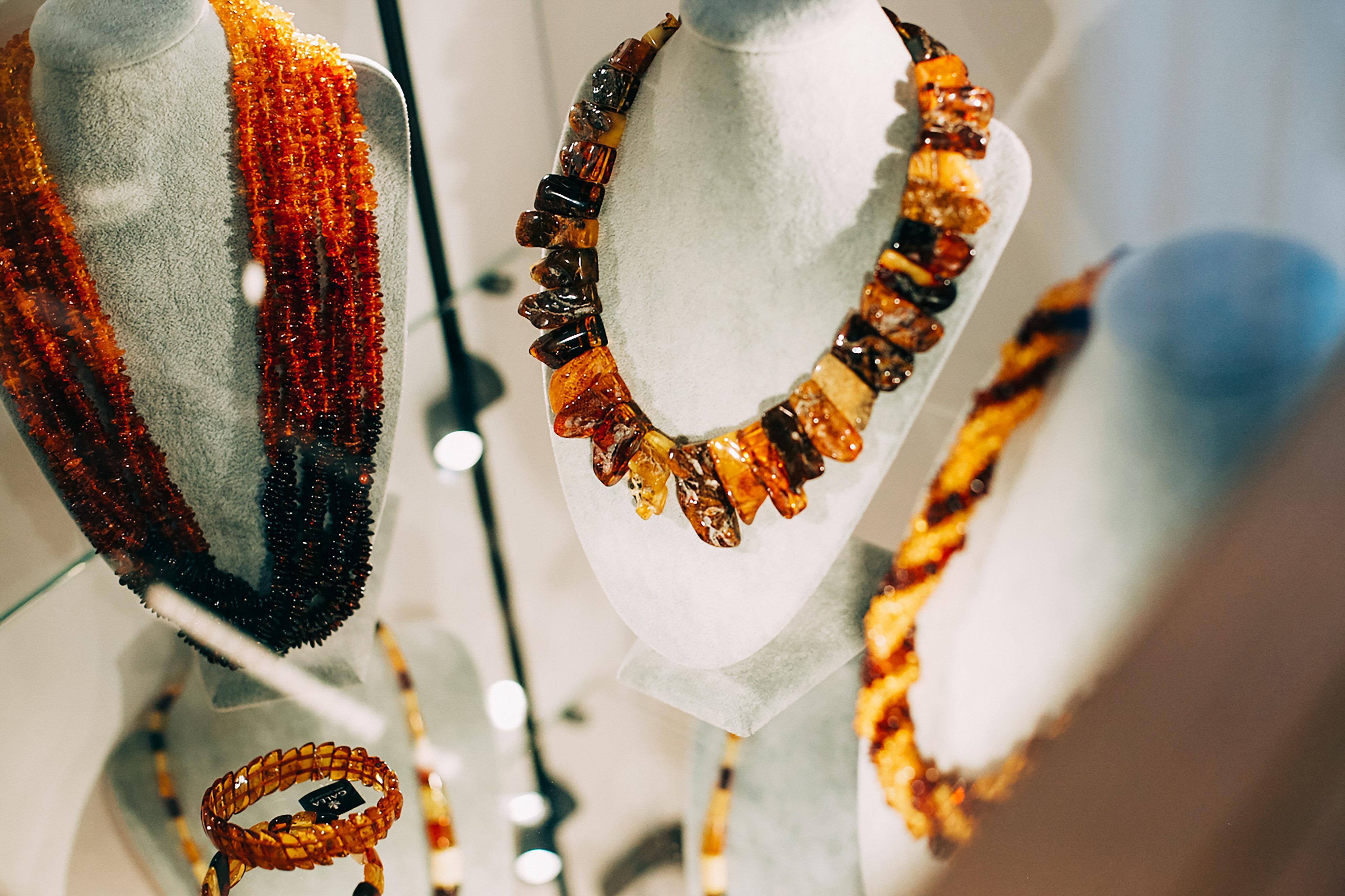 Holiday Inn Krakow City Centre By Ihg Bagian luar foto Amber jewellery