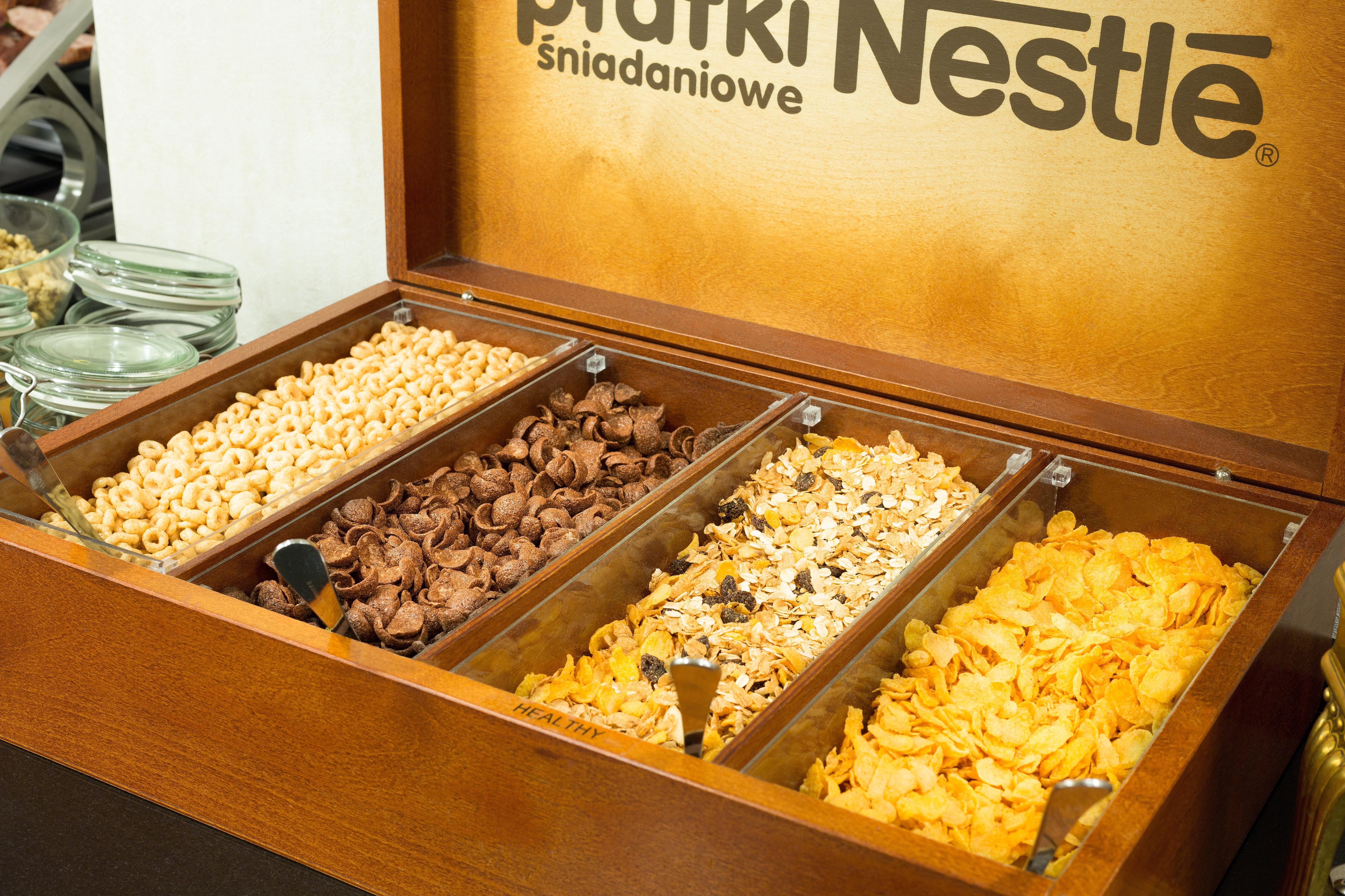 Holiday Inn Krakow City Centre By Ihg Bagian luar foto A selection of Nestlé's various cereal brands