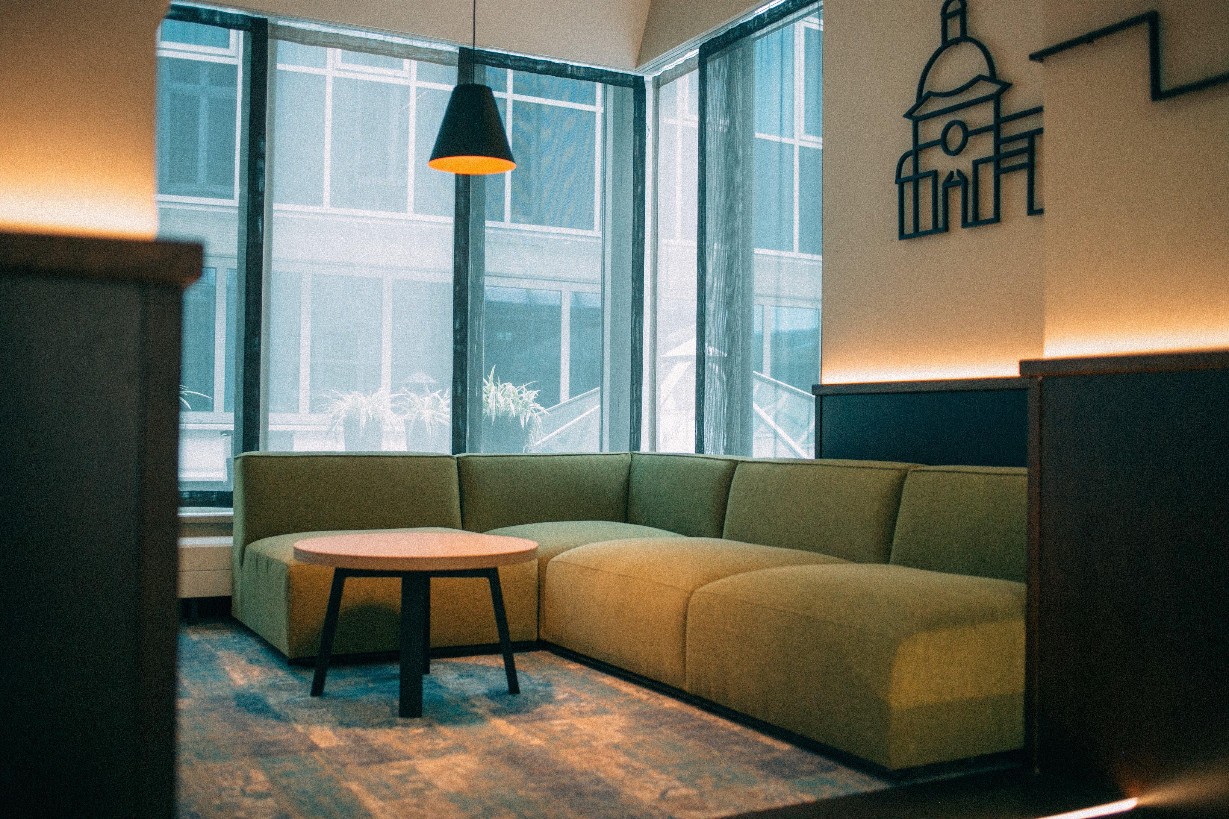 Holiday Inn Krakow City Centre By Ihg Bagian luar foto The interior of a Starbucks Reserve store in Shanghai, China