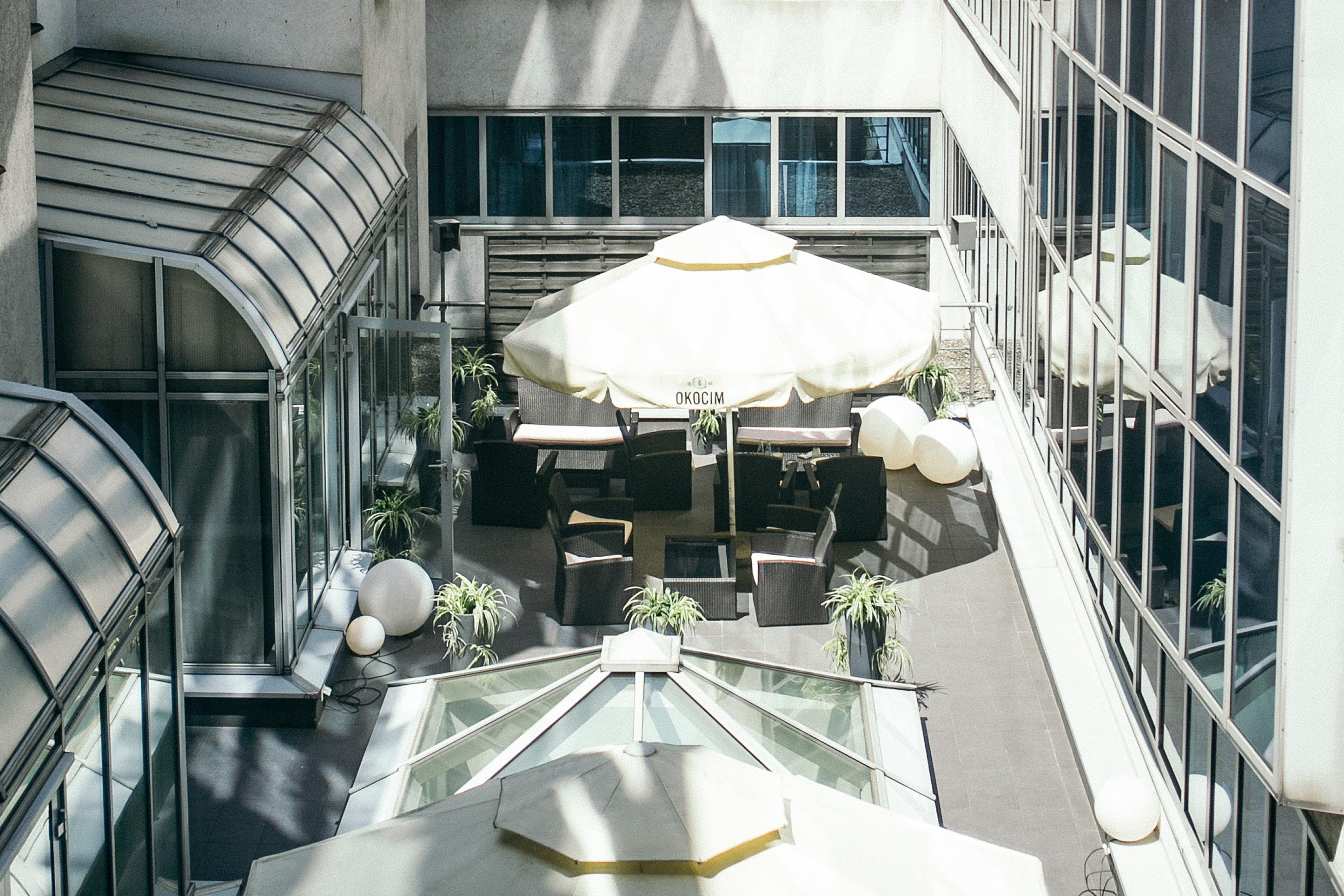 Holiday Inn Krakow City Centre By Ihg Bagian luar foto The interior of the hotel