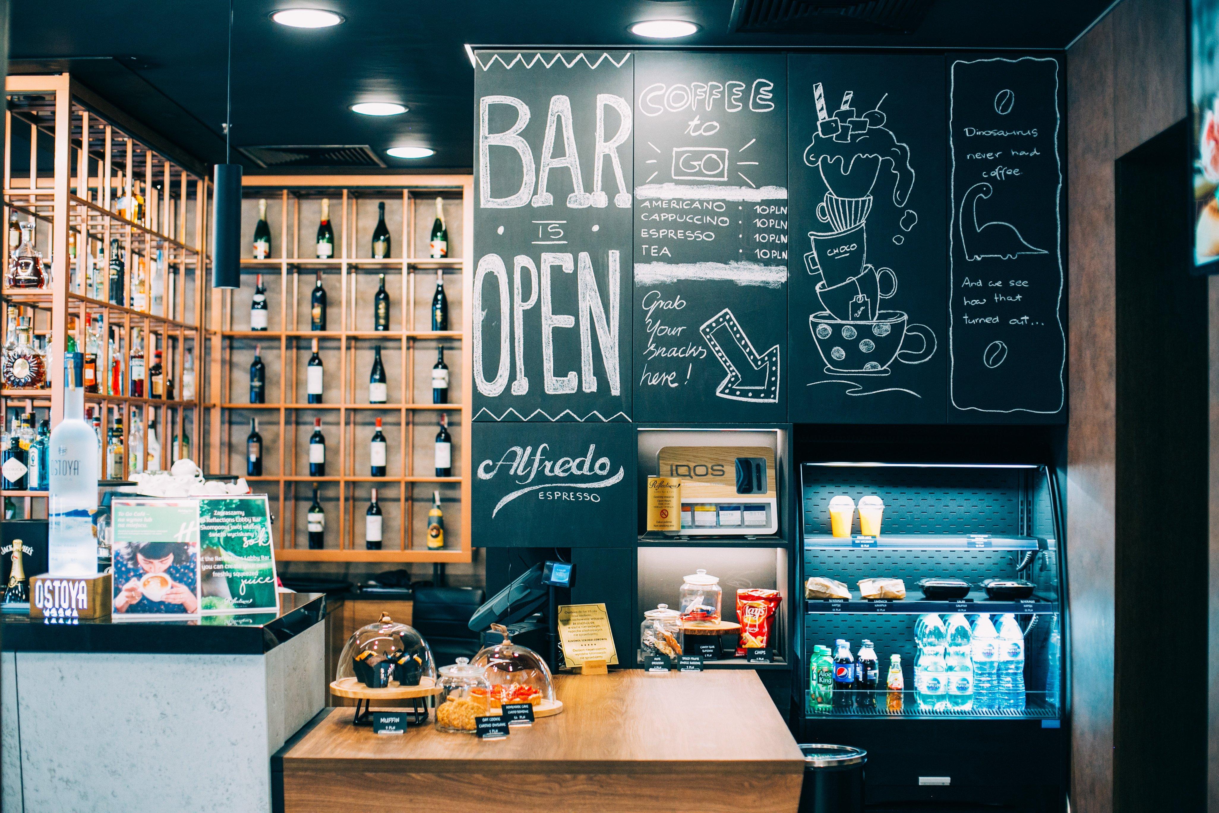 Holiday Inn Krakow City Centre By Ihg Bagian luar foto A bar in the resort