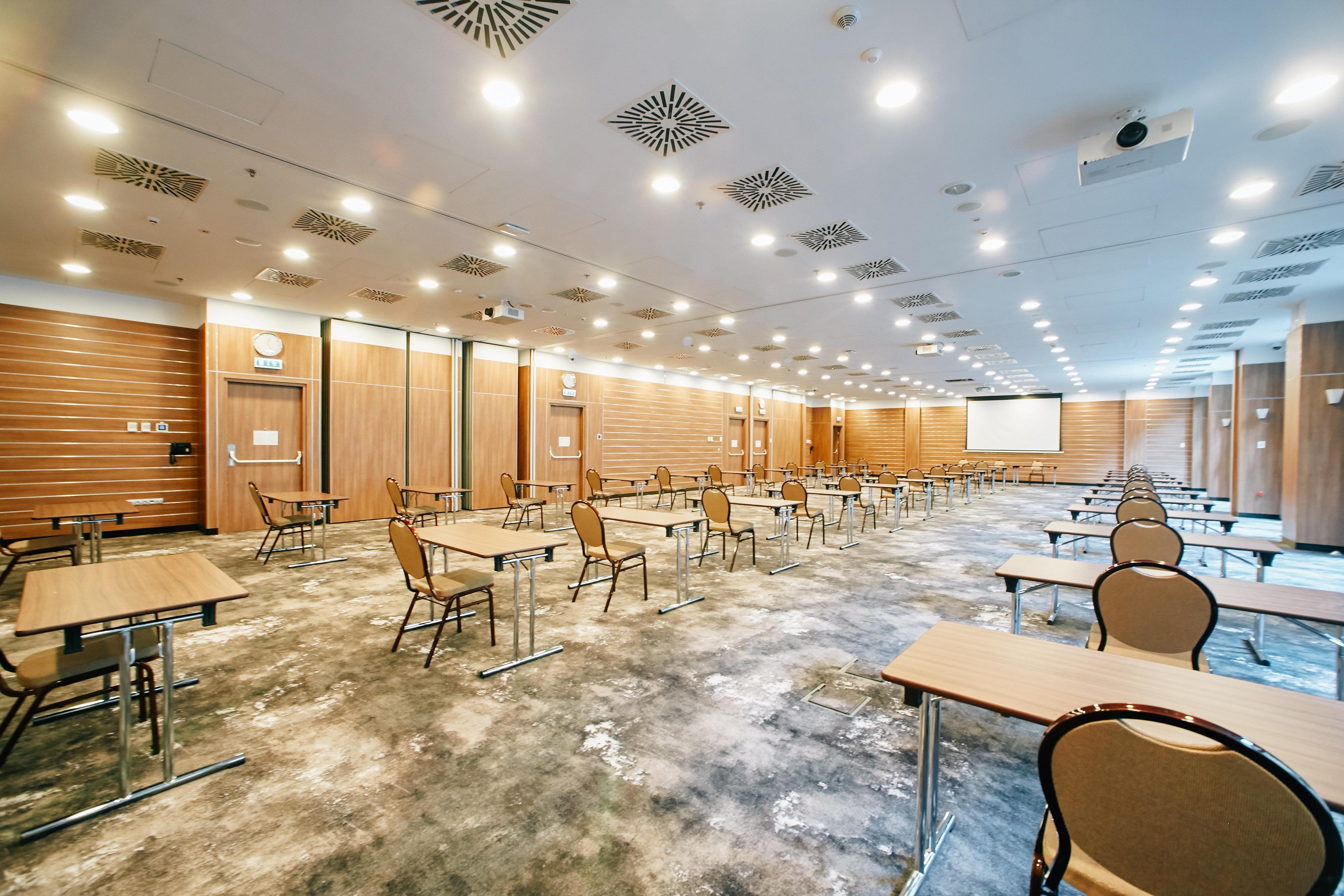 Holiday Inn Krakow City Centre By Ihg Bagian luar foto The main conference room