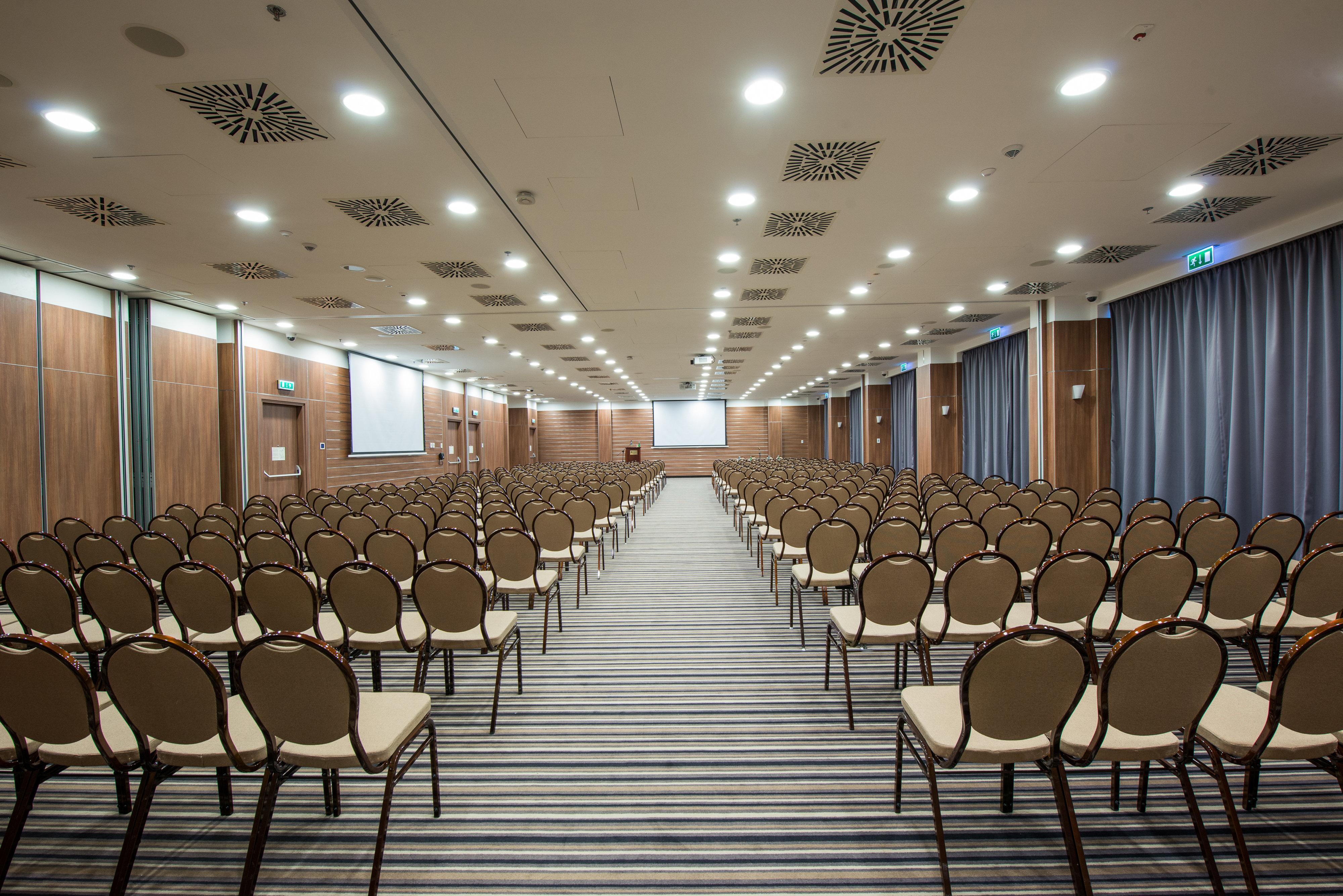 Holiday Inn Krakow City Centre By Ihg Bagian luar foto The main conference room