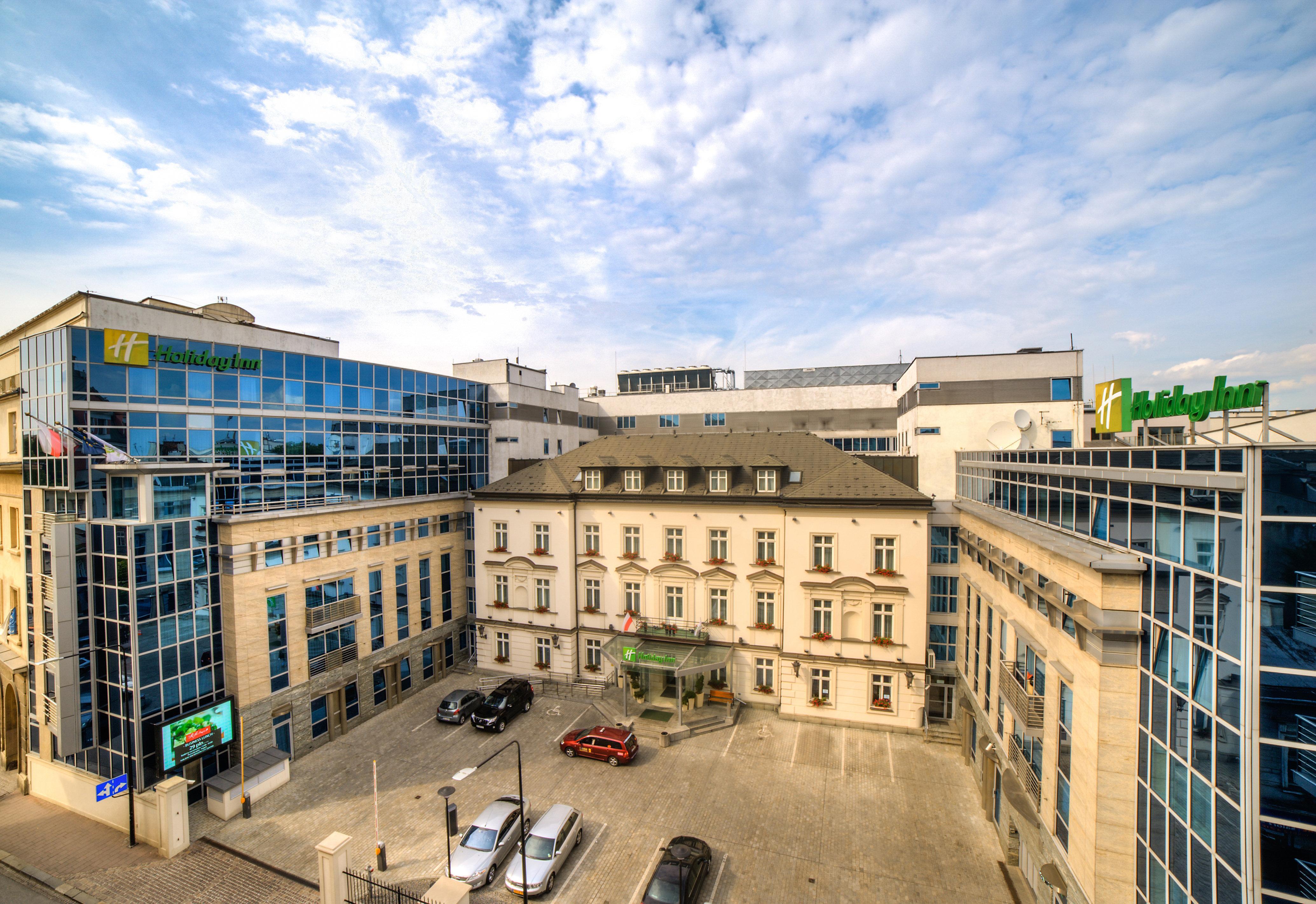 Holiday Inn Krakow City Centre By Ihg Bagian luar foto The headquarters of the company in Warsaw