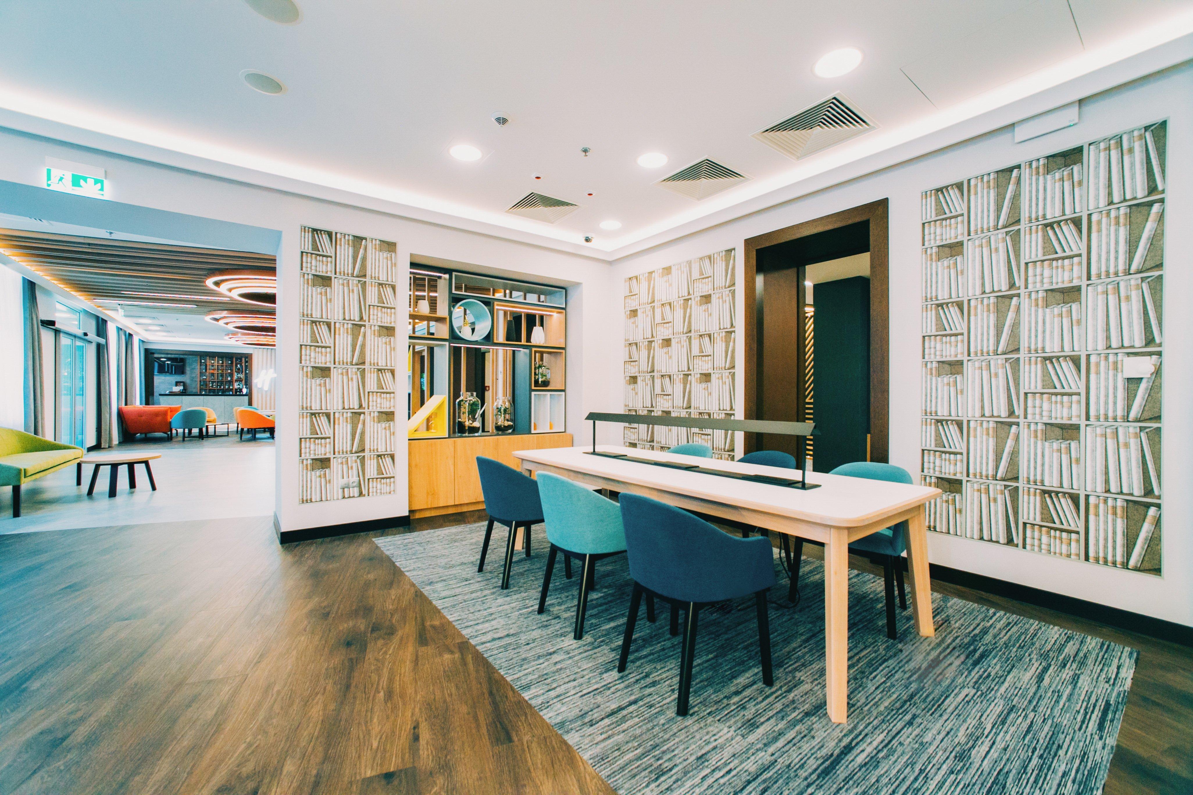 Holiday Inn Krakow City Centre By Ihg Bagian luar foto Library