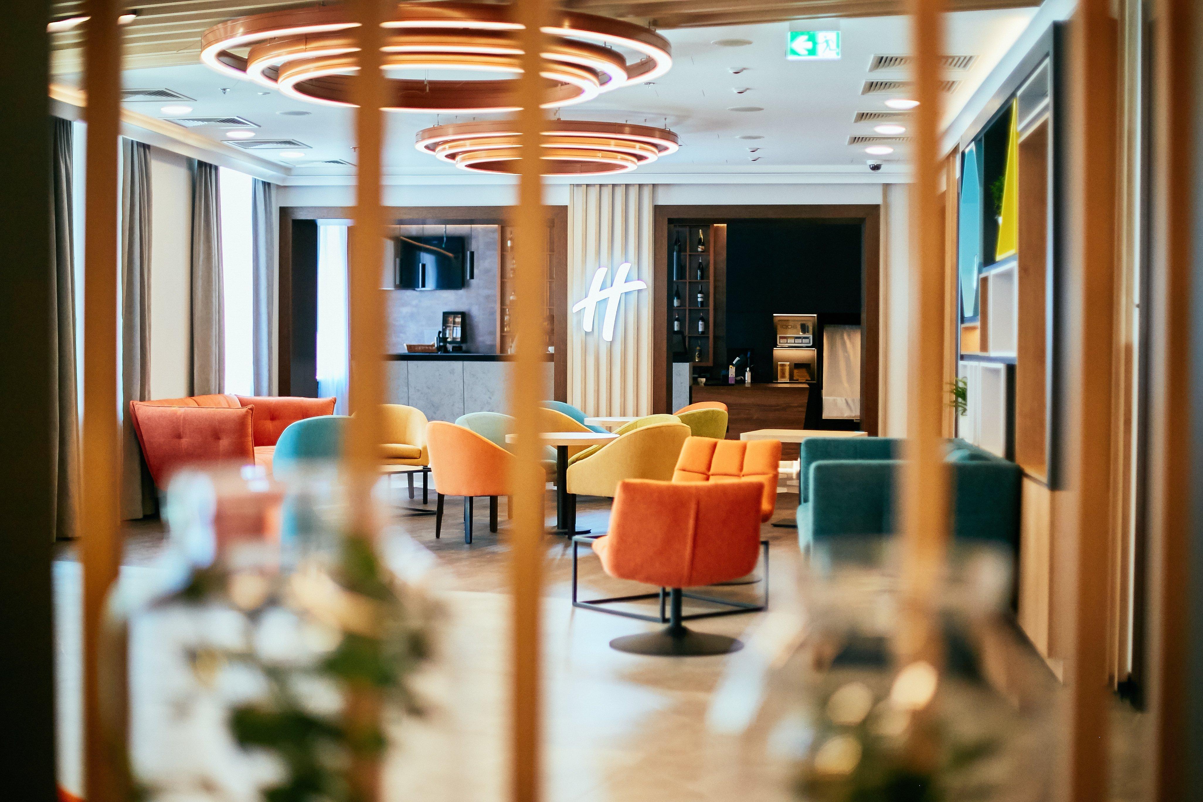 Holiday Inn Krakow City Centre By Ihg Bagian luar foto The lounge at Tallinn Airport