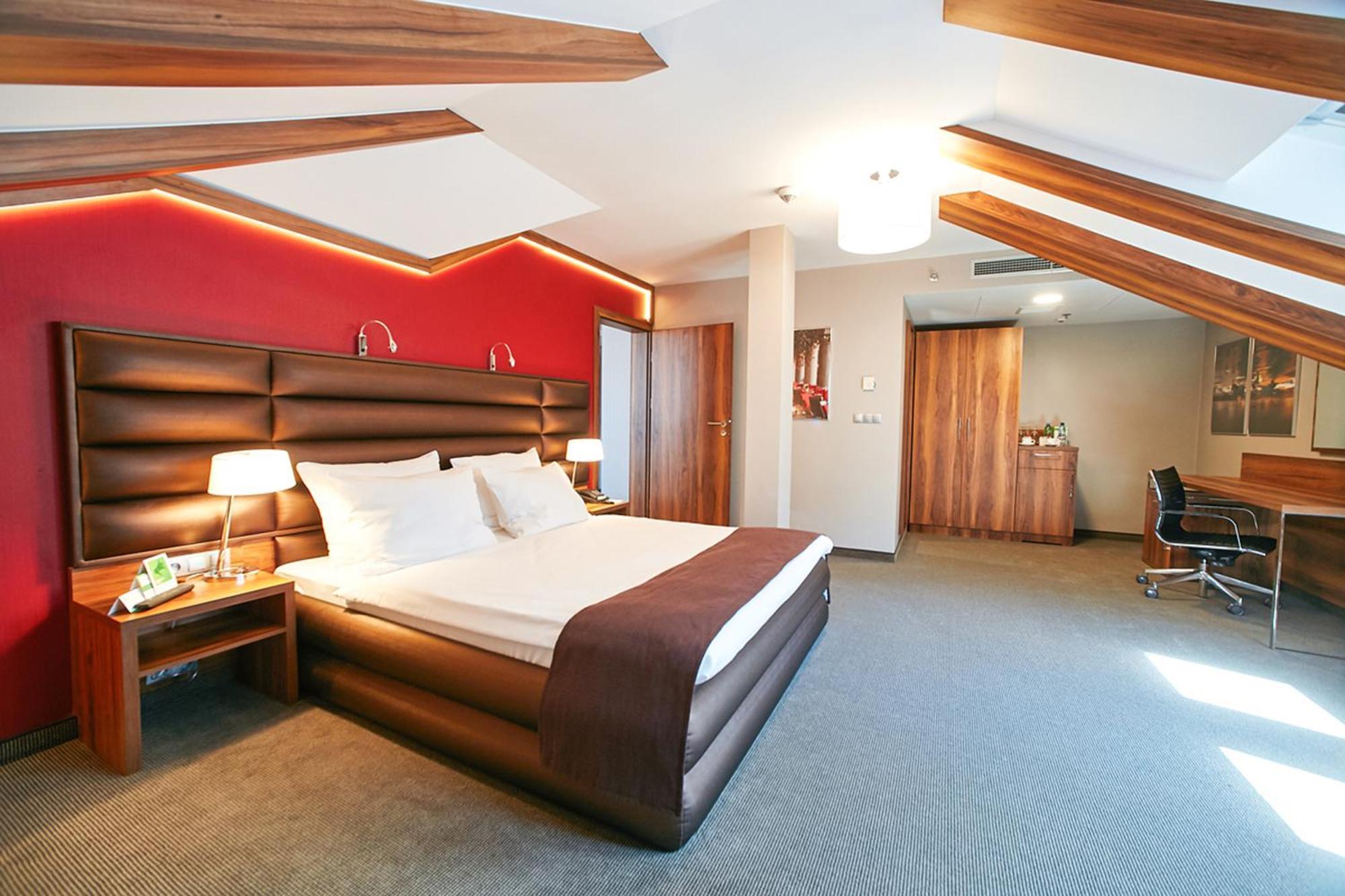Holiday Inn Krakow City Centre By Ihg Bagian luar foto Suite